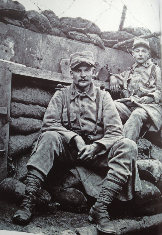 Two soldiers of the 23e RI in a support line trench. Photo taken by Frantz Adam, July 1916.