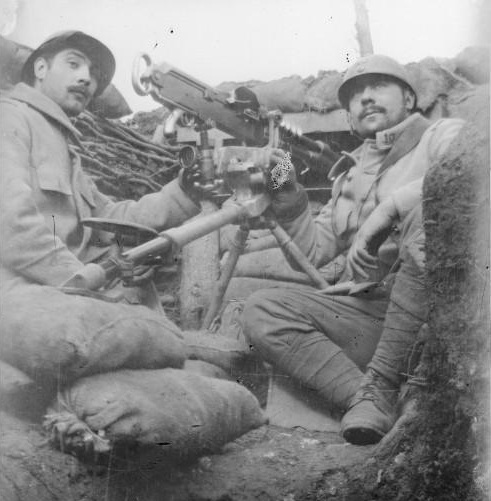 Two gunners with their Hotchkiss at Bois-Brulé (Apremont Forest).