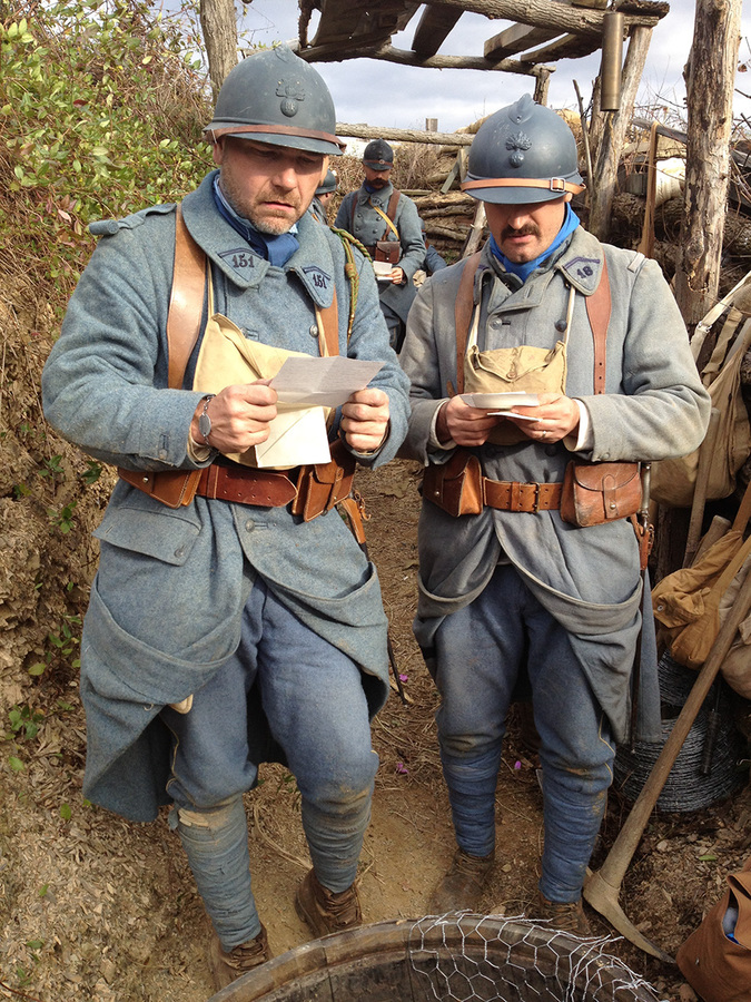 Sdts. Gurreaux and Pernot get news from home, Nov. 2012.