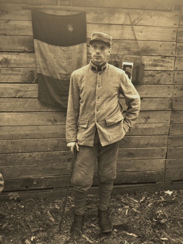 Sdt. Nicolas in 1915 ersatz kit at the end of the French company work weekend. Newville, September 2013.