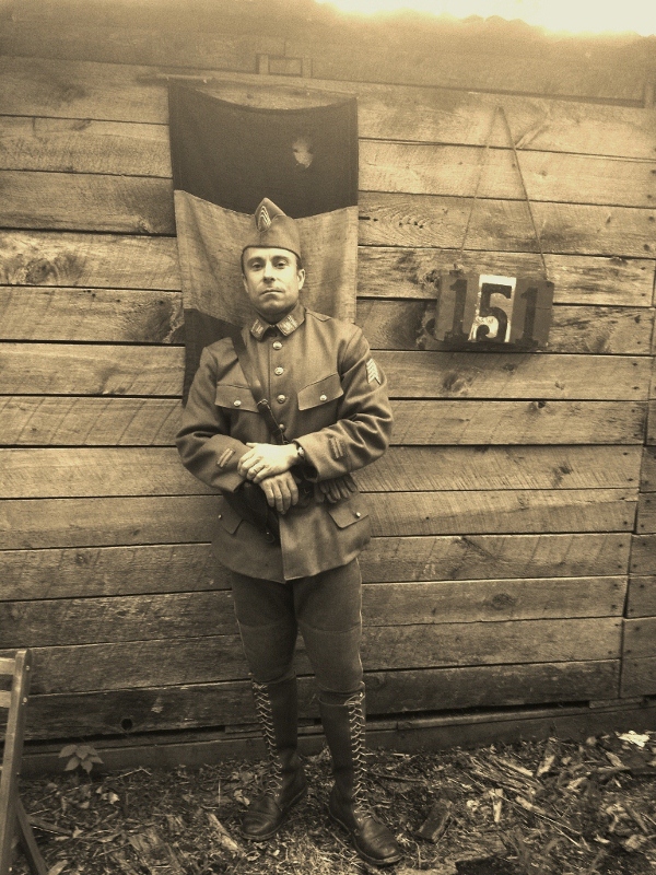 Lt. Cartier in 1916 kit at the end of the French company work weekend. Newville, September 2013.
